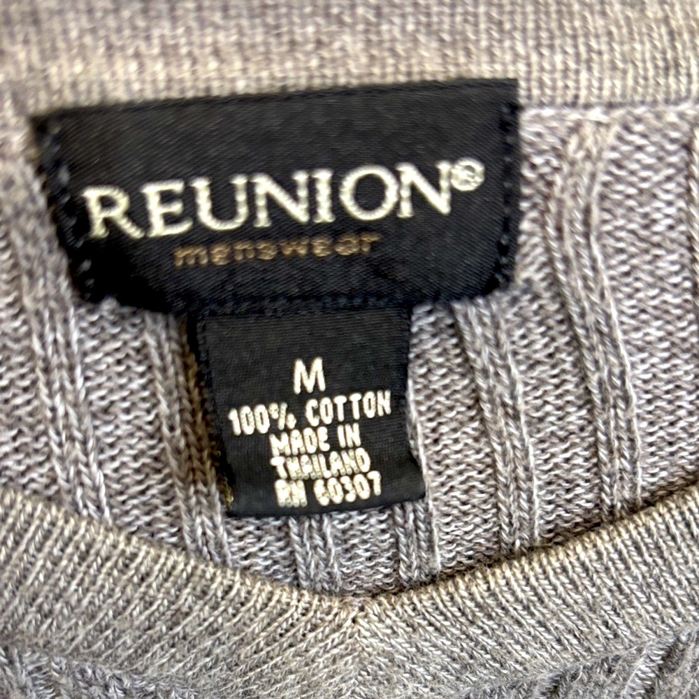 Reunion, Distressed neck V-Neck from Huntigton beach Tee M | Cotton Shirt - Picture 5 of 6